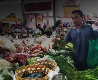 A systems approach to reduce single use plastics in traditional markets
